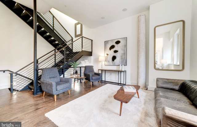 609 MARYLAND AVENUE NE Gallery 2