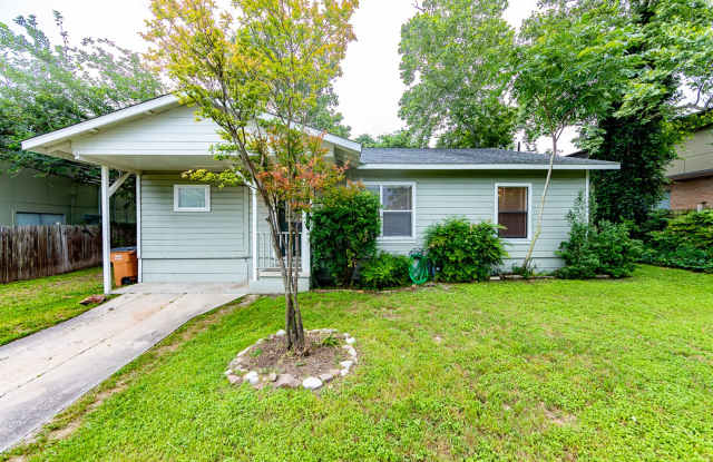 Spacious 3-bedroom / 2-bathroom home in the convenient Brentwood Neighborhood photos photos