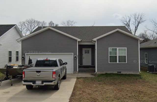 3 Bed/2 Bath Home with 2 Car Garage Gallery 1