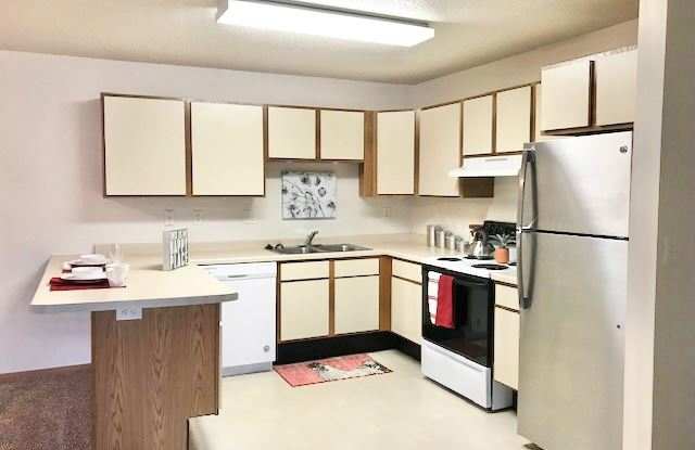1940 Dakota Dr N Gallery 3