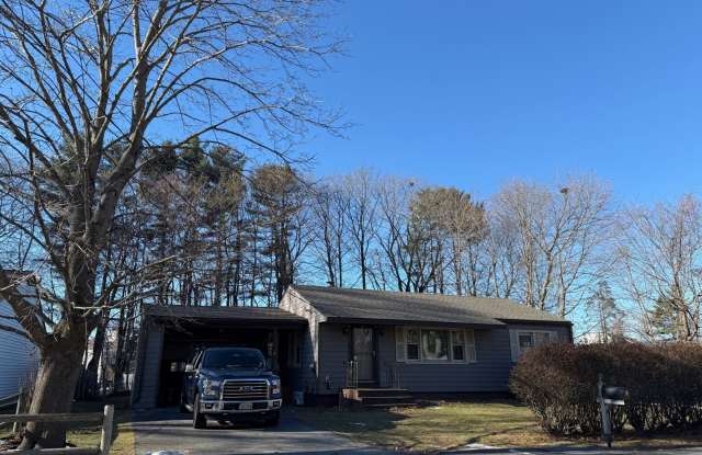 5 Downeast Ln., Scarborough-3BR/1BA Single Family House available now, Rent $2,950.00/mo. + utils - 5 Down East Lane, Scarborough, ME 04074