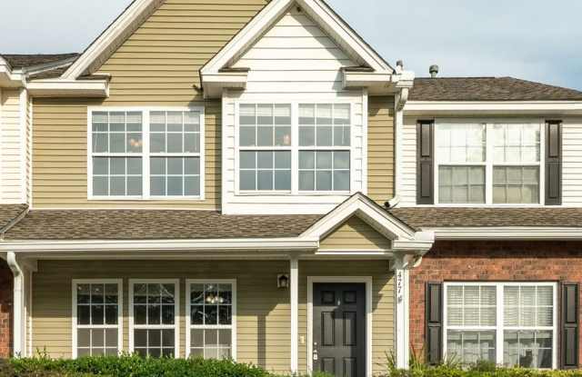 Stylish Comfort in a Prime Location! - 477 Doane Way, Berkeley County, SC 29492