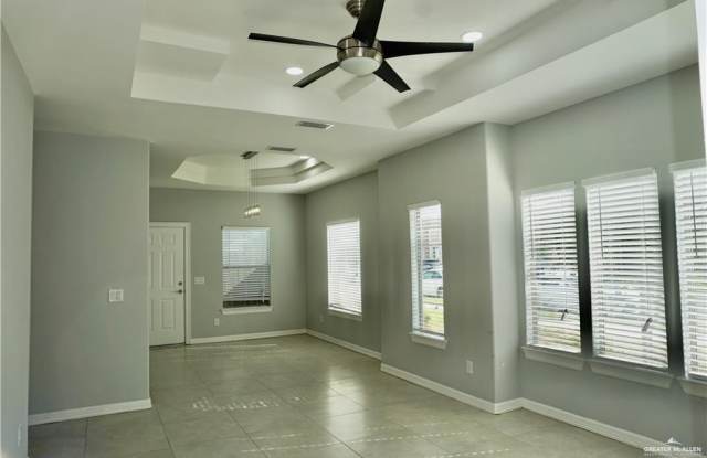 2703 Larkspur Gallery 2