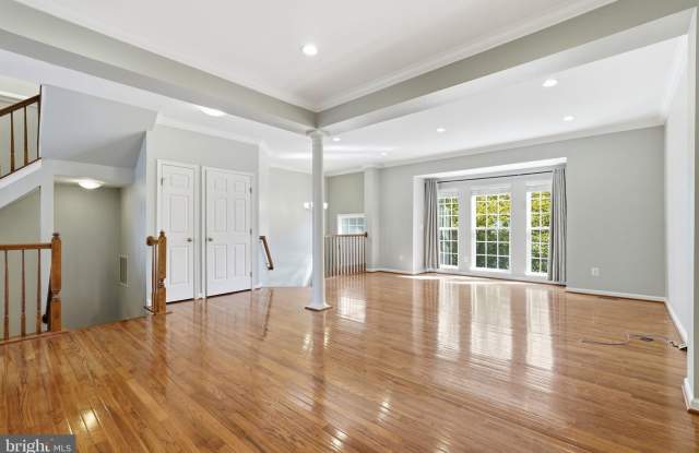 19217 SWEIG Terrace Gallery 2