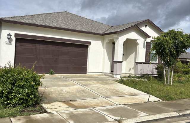 4 B/D 2 BA Home in Marysville AVAILABLE NOW! photos photos