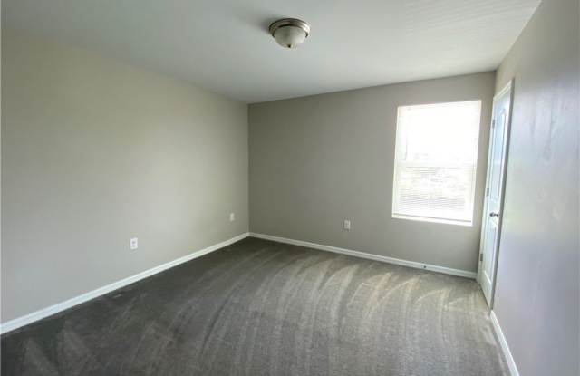 24 Illinois Road Gallery 4