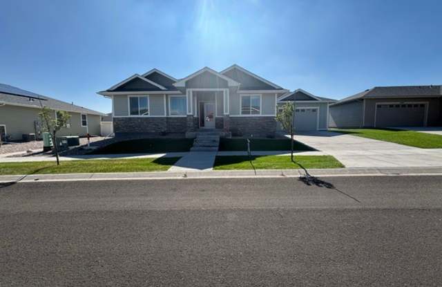 Beautiful 5 Bedroom, 3 Bath Executive Home in the Pointe! photos photos