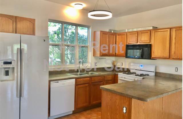 575 E Roger Gallery 3