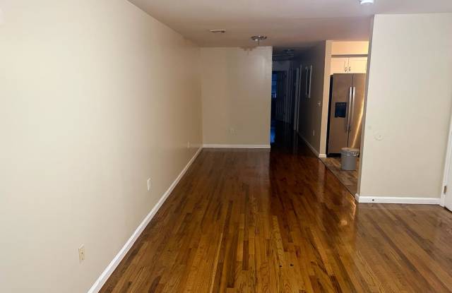46 Kenmore Avenue Gallery 2