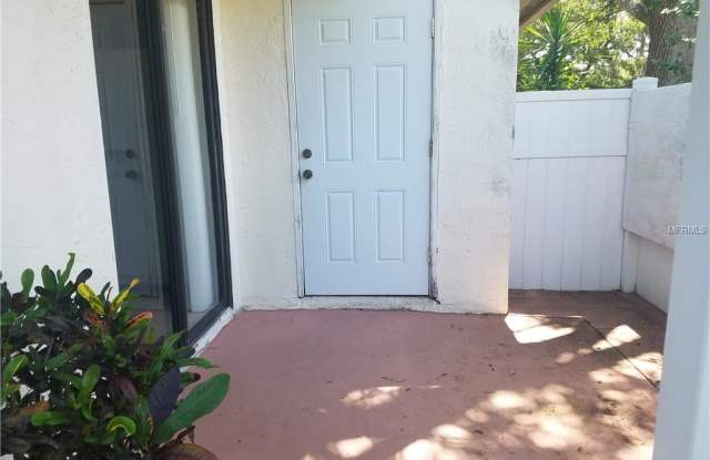 4014 POINCIANA COURT Gallery 2