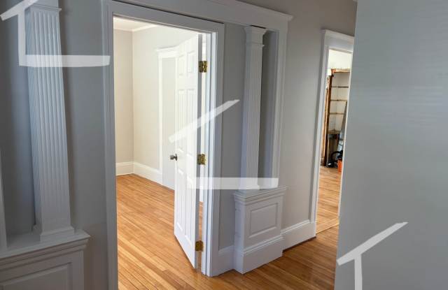 Huge, newly renovated 3 bed unit near Oak Square. Gallery 3