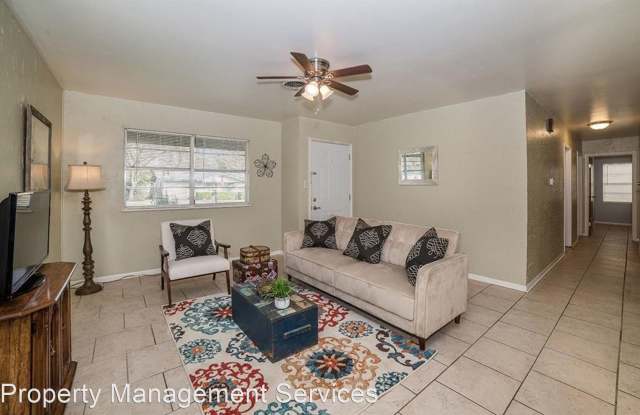 810 Sunset Gallery 3