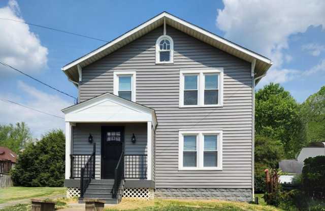 3 Bed/2 Bath House Located in Suncrest Lawncare included - Available 06/04/2026 photos photos 3 Bed/2 Bath House Located in Suncrest Lawncare included - Available 06/04/2026 photos photos