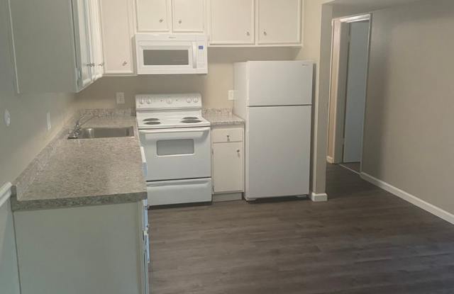 2080 W La Loma Drive photos photos