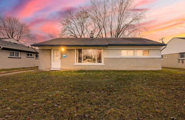 Charming Madison Heights Home You’ll Love Coming Home To! photos photos