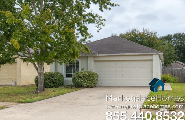 8451 Oak Crossing Dr W - 8451 Oak Crossing Drive West, Jacksonville, FL 32244