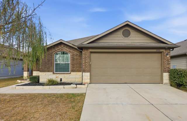 Four Bedroom Home in Manor Gallery 4