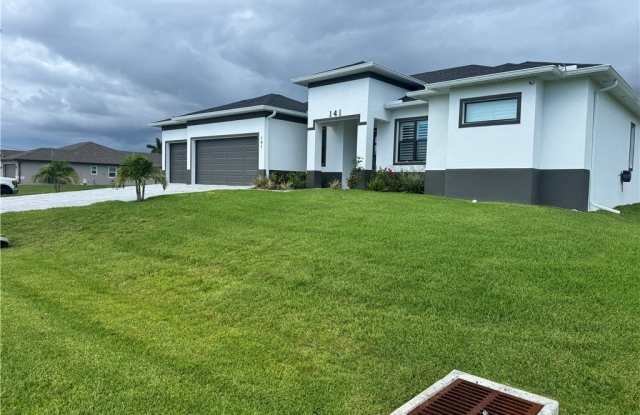141 SW 37 Place Gallery 4
