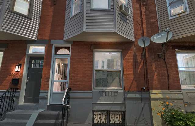 2005 Mercy Street photos photos