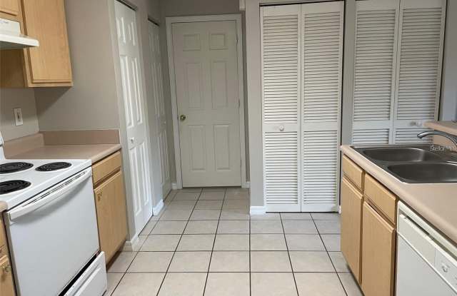 10831 WINDSOR WALK Drive Gallery 3