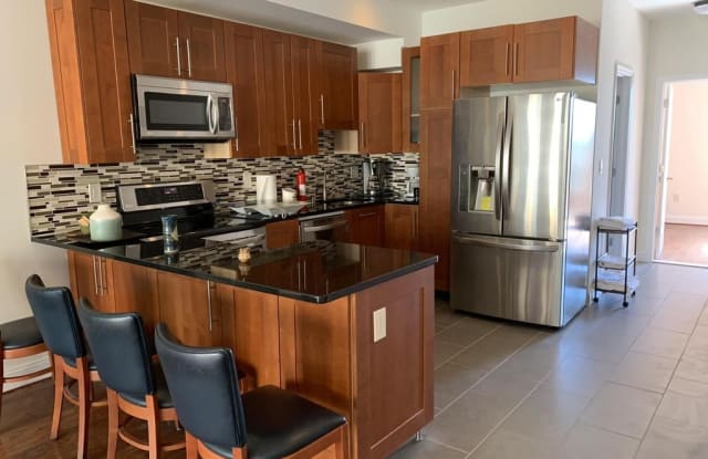 335 H St NE - 335 H Street Northeast, Washington, DC 20002