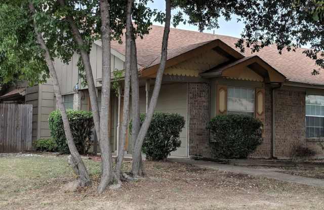 3950 Queens Court Gallery 2