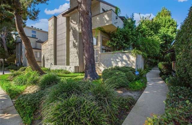 12821 Moorpark Street - 12821 Moorpark Street, Los Angeles, CA 91604 12821 Moorpark Street - 12821 Moorpark Street, Los Angeles, CA 91604