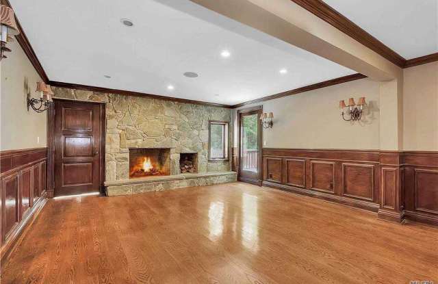18 Lattingtownridge Court Gallery 3