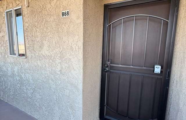 Unfurnished Xanadu Condo! Gallery 1