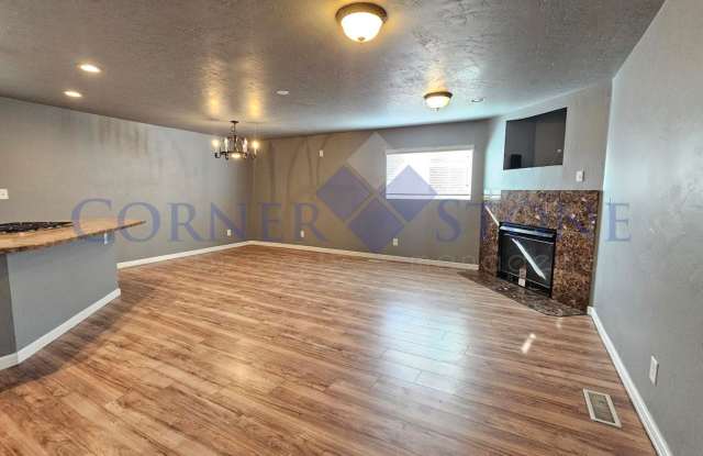 Large Spacious Home in Caldwell! - 1218 East Logan Street, Caldwell, ID 83605