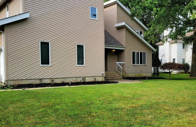 28 Musket Lane - 28 Musket Lane, Eatontown, NJ 07724