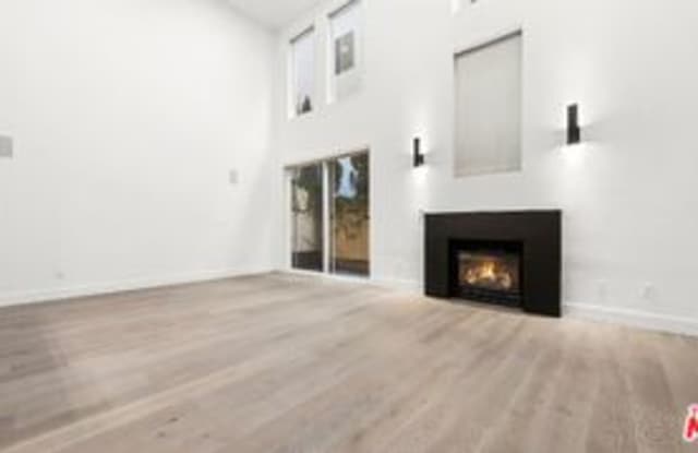 11628 Chenault Street Gallery 2