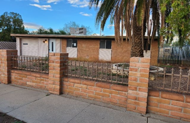 6533 E 39th St - 6533 East 39th Street, Tucson, AZ 85730