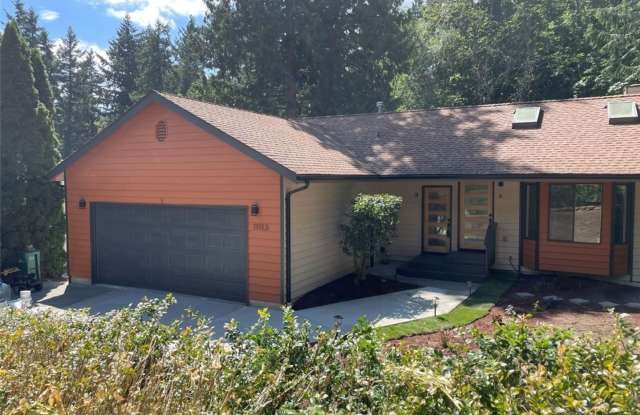 3Bd/2Ba Kirkland Townhouse - 11113 112th Avenue Northeast, Kirkland, WA 98033