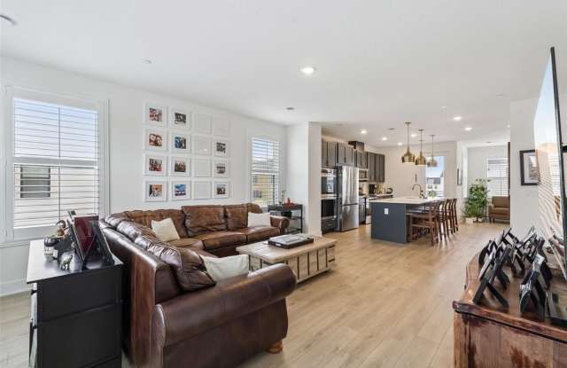 15387 HAMLIN PARK DRIVE Gallery 3