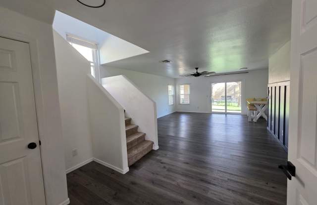 22461 W Woodlands Avenue Gallery 4