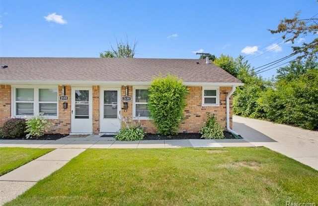 2135 Normandy Road - 2135 Normandy Road, Royal Oak, MI 48073