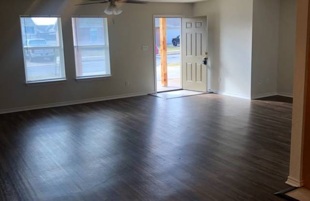 Full Brick 3 bed 2 bath 2 car Garage with fenced back yard! All new paint, Flooring, appliances!! photos photos