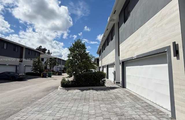 4655 SW 32nd Ave photos photos