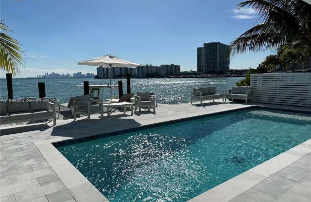 1930 Bay Rd Third Level Un photos photos