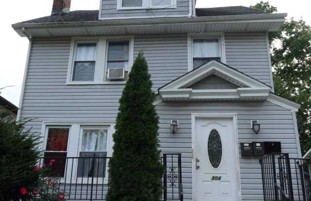 304 Weequahic Avenue - 304 Weequahic Avenue, Newark, NJ 07112