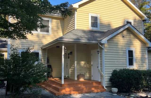 1279 Stoney Creek West Gallery 1