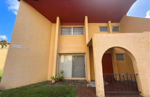 13701 SW 84th St - 13701 Southwest 84th Street, Kendale Lakes, FL 33183