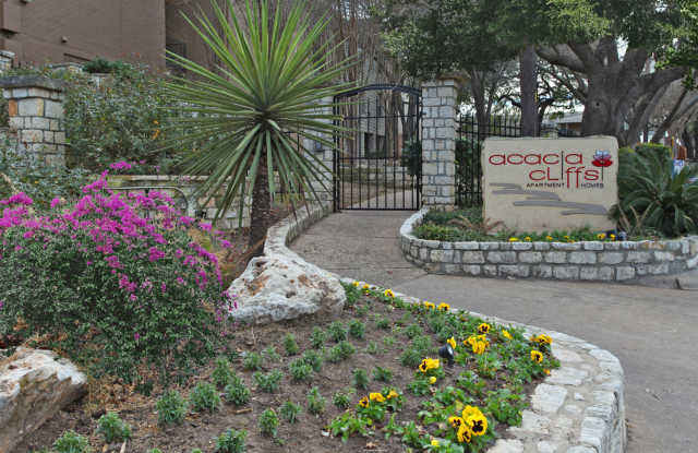 Acacia Cliffs photos photos