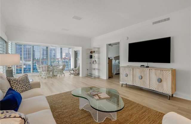 205 Park Shore Dr Gallery 2