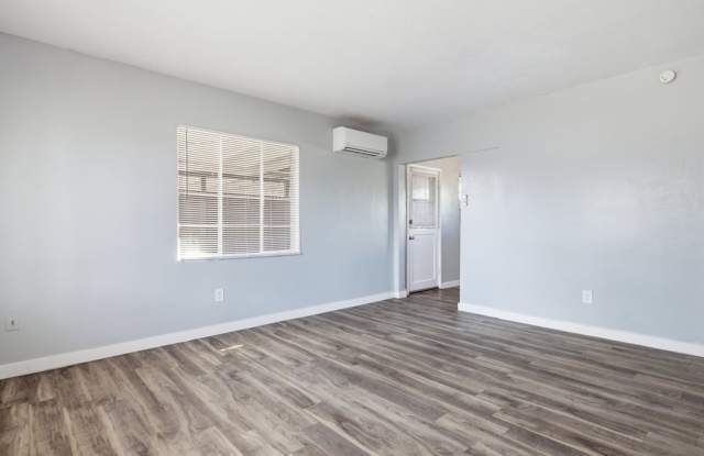 2 Bed 1 Bath with covered parking! Gallery 4