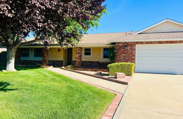 A Truly Special Property with Character, Beautiful Grounds & Garden Charm! Gallery 3