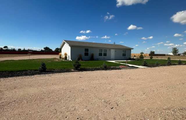 House and shop on 5 acres! Gallery 3