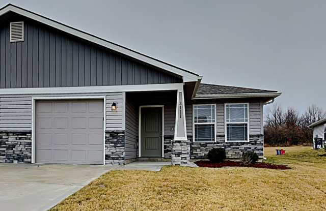 Coming Soon! 3 BR/2BA | Newly Renovated Single Family Home | 1-Car Garage Parking | In Blue Springs! photos photos