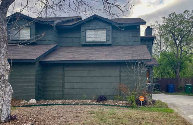 Renovated 2 Bedroom Duplex with Garage Near Airport and North Star Mall photos photos